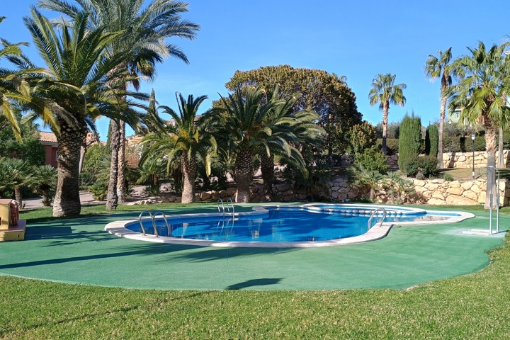 Sunny flat with pool & terrace - 12