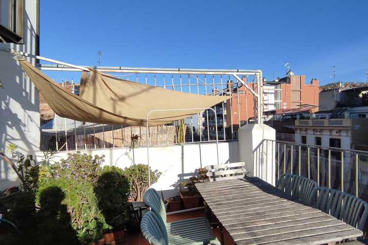 Flat with terrace in a central area of Barcelona - 1