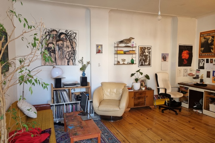 Spacious old building 2-room apartment in Neukolln - 1