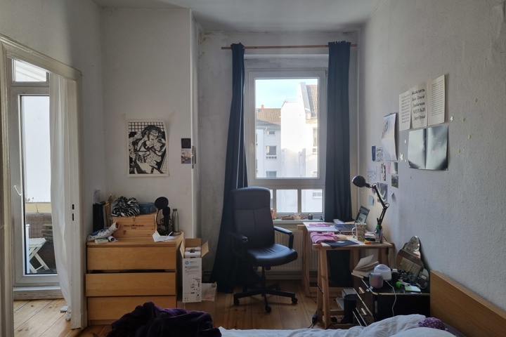 Spacious old building 2-room apartment in Neukolln - 3