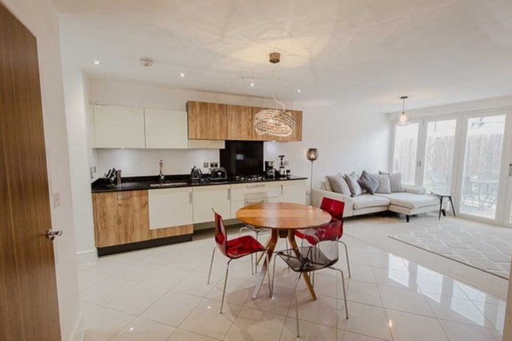 A modern, three bedroom detached home - 5