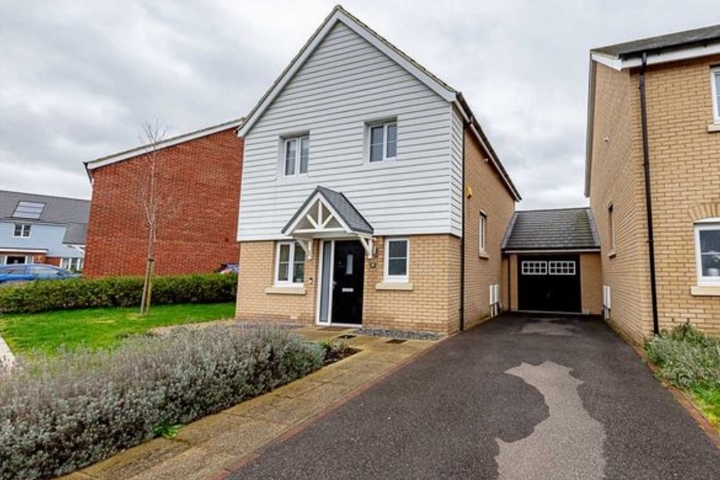 A modern, three bedroom detached home - 10