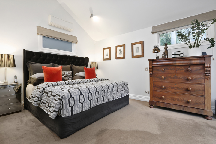 Deluxe house and spa - 3