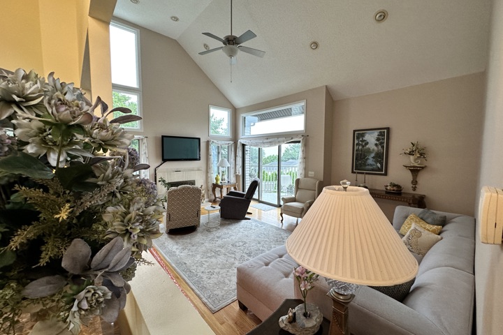 Hilltop Retreat - 1