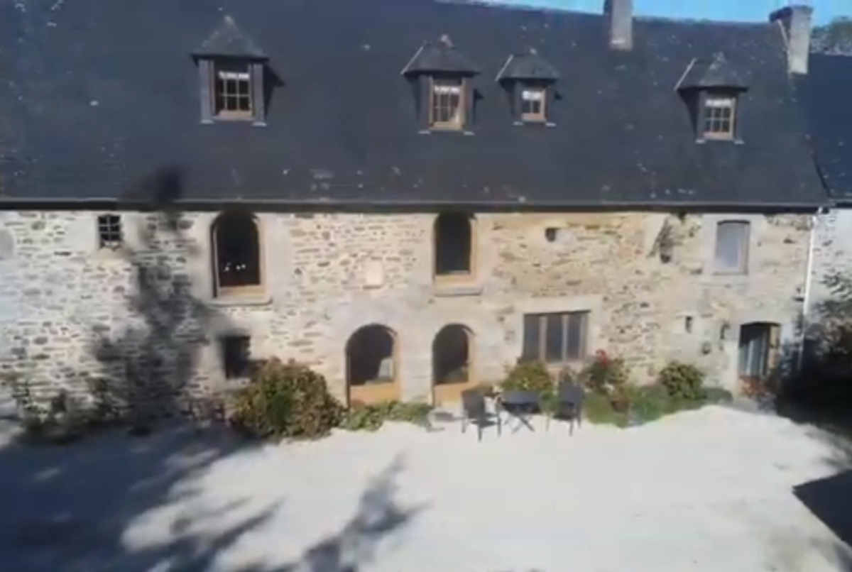 Nice house in a quiet but dynamic environment