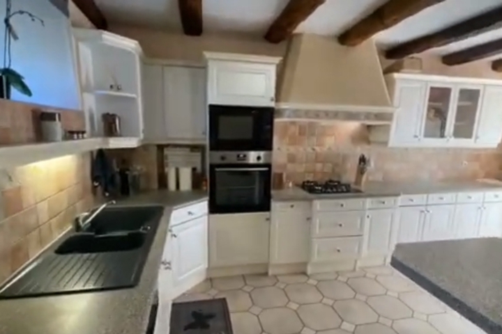 Nice house in a quiet but dynamic environment - 2