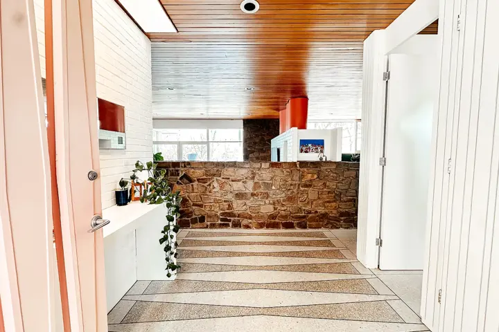 Midcentury Modern Artist Retreat - 2