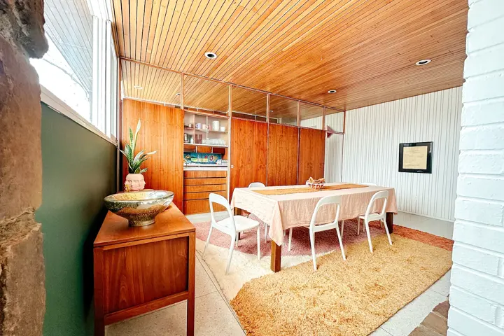 Midcentury Modern Artist Retreat - 8
