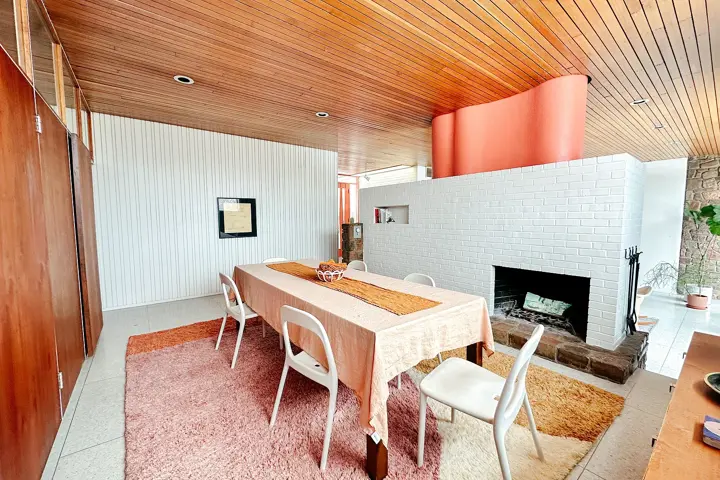Midcentury Modern Artist Retreat - 9