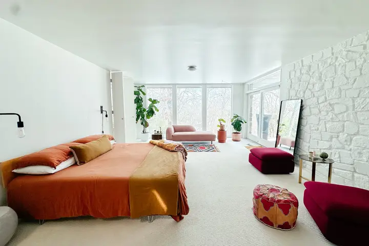 Midcentury Modern Artist Retreat - 15