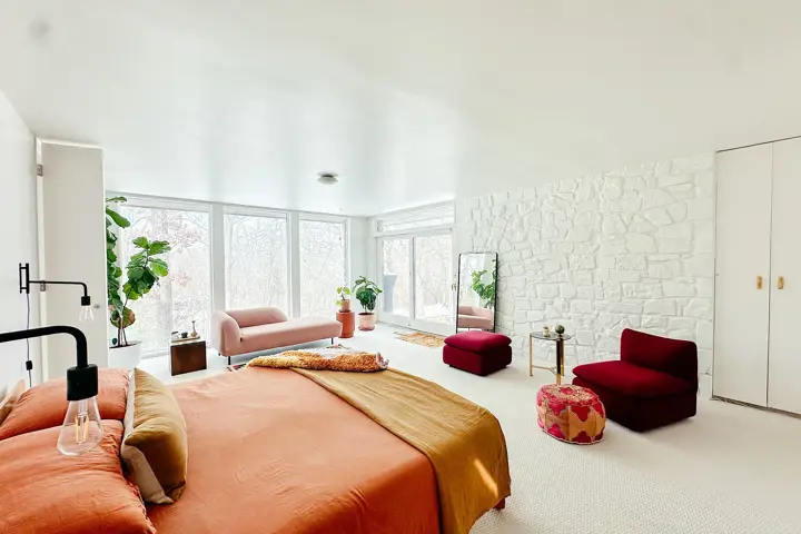Midcentury Modern Artist Retreat - 16