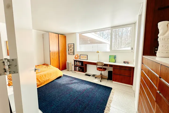 Midcentury Modern Artist Retreat - 20