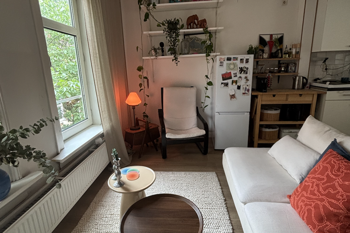 Charming Apartment in the Most Picturesque Street - 1