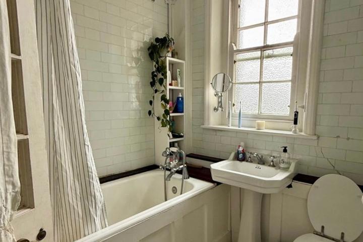 Double bedroom in Victorian Building - 4