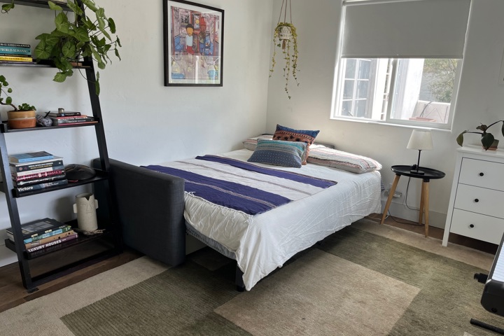Charming 3-Bedroom in Beautiful LA Spanish Duplex - 16