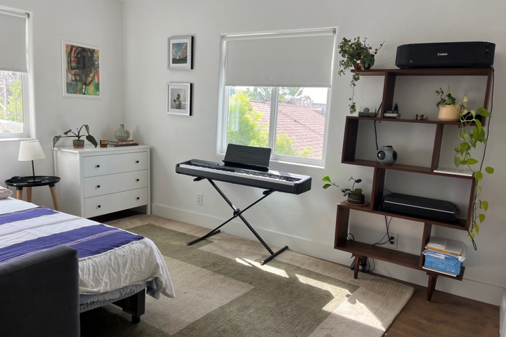 Charming 3-Bedroom in Beautiful LA Spanish Duplex - 17