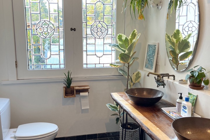 Charming 3-Bedroom in Beautiful LA Spanish Duplex - 19