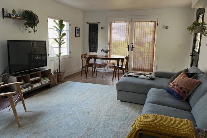 Charming 3-Bedroom in Beautiful LA Spanish Duplex - 2