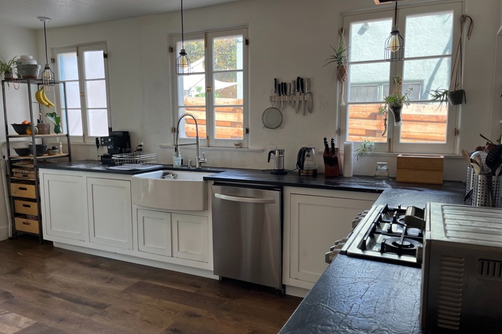 Charming 3-Bedroom in Beautiful LA Spanish Duplex - 5