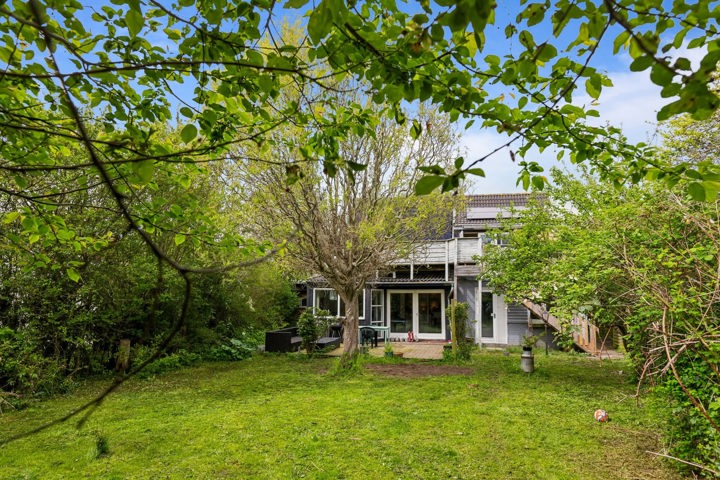 House with fenced garden + 3 rooms. - 4