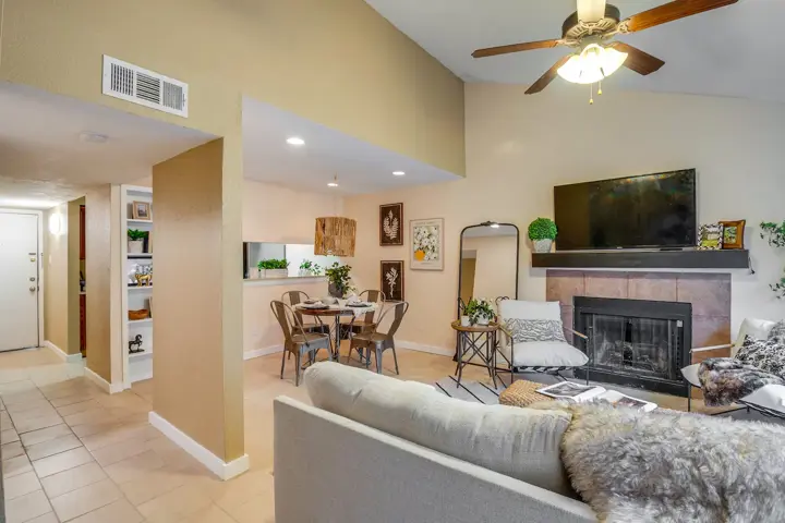 College Station Gem w/ Pool Access Near University - 2