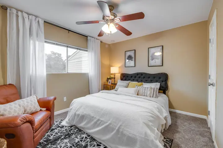 College Station Gem w/ Pool Access Near University - 9