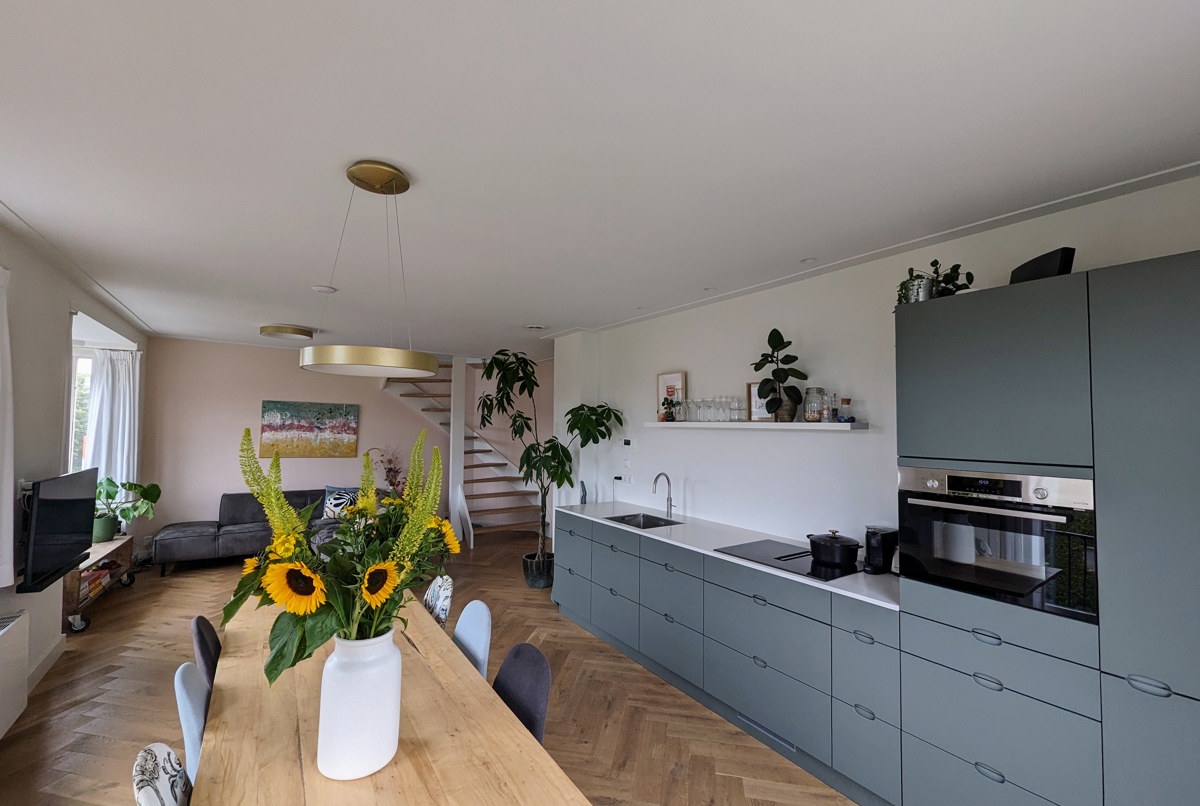 Stylish apartment in calm neighborhood near center