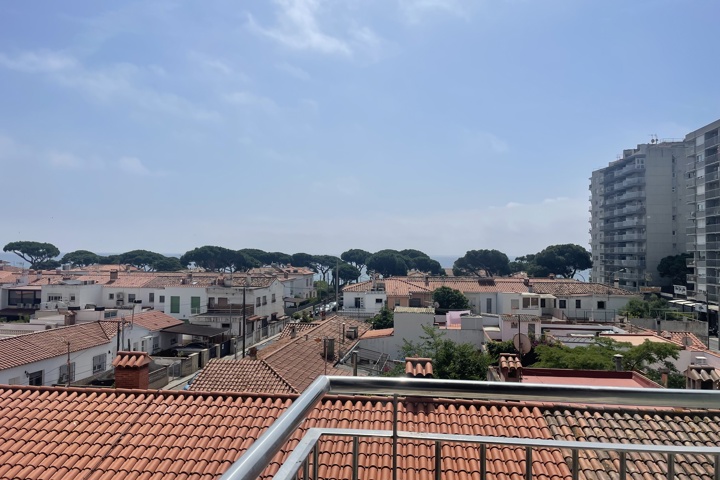 One minute walking to the beach - 9