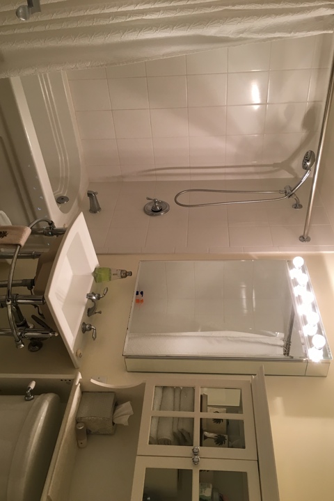 Ocean view condo 10 min walk to beach & mall - 7