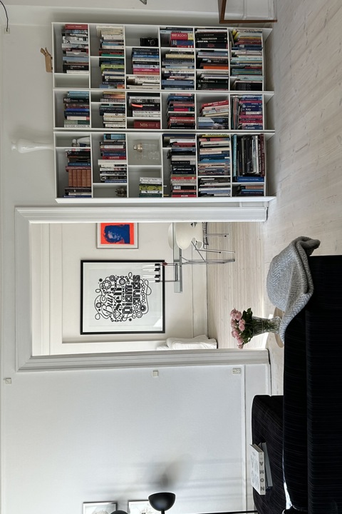 Bright top floor apartment - 2