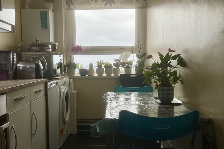 A nice bed in a sharing accommodation - 4