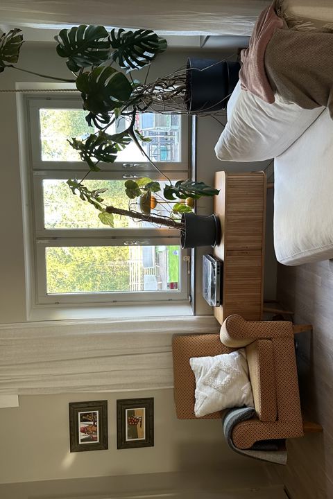 Family-friendly home with garden near beach - 2