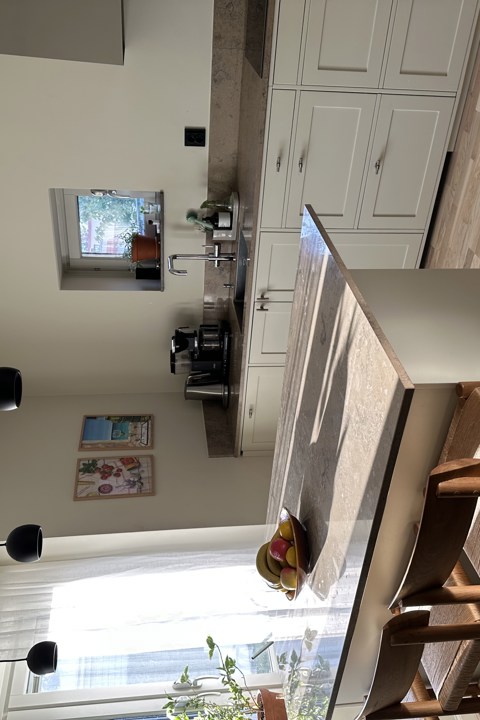 Family-friendly home with garden near beach - 4