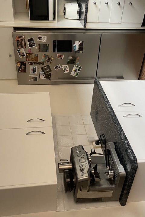 Our home is a warm, art-deco space in Vaucluse wit - 8