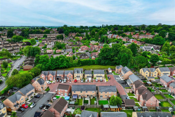 Cute Yorkshire Home - 1