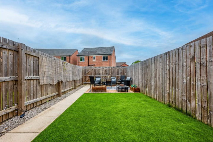 Cute Yorkshire Home - 3