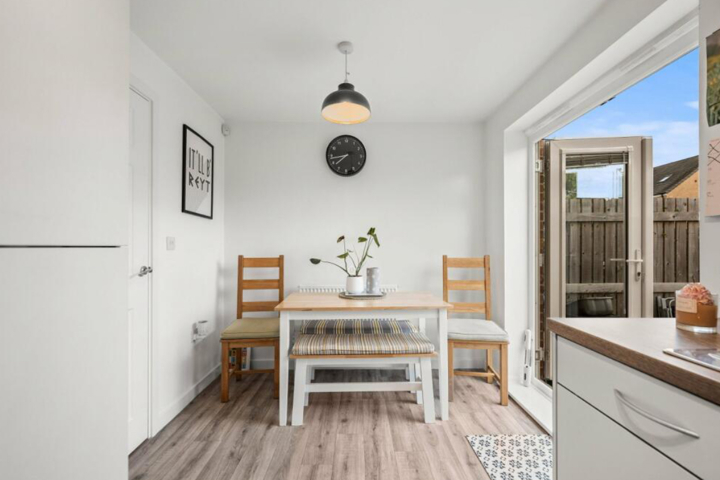 Cute Yorkshire Home - 4