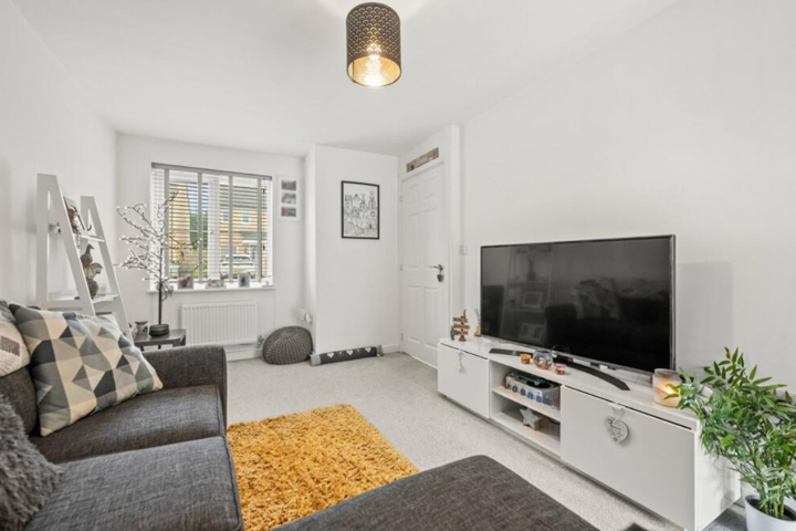 Cute Yorkshire Home - 6