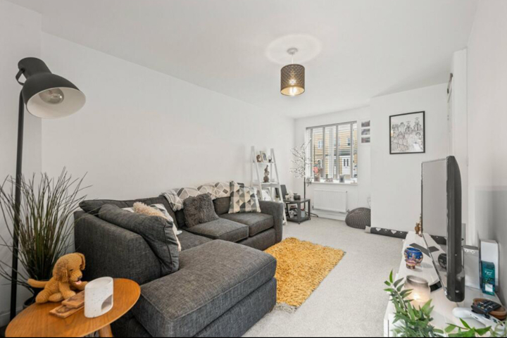 Cute Yorkshire Home - 7