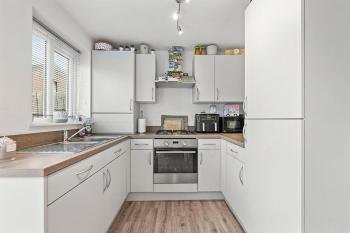 Cute Yorkshire Home - 8