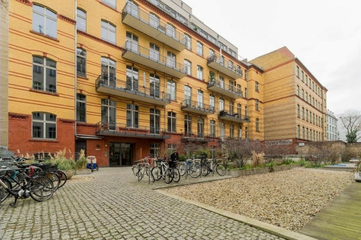 Stylish East Side Loft in Center with AC - 21