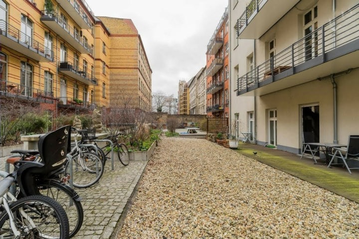 Stylish East Side Loft in Center with AC - 24