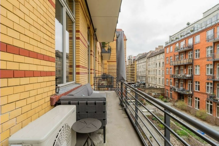 Stylish East Side Loft in Center with AC - 18