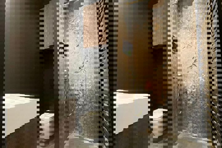 Stylish East Side Loft in Center with AC - 14