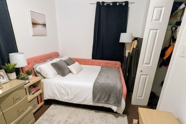 Charming 2BR Stay - Private Yard for Pets & - 3