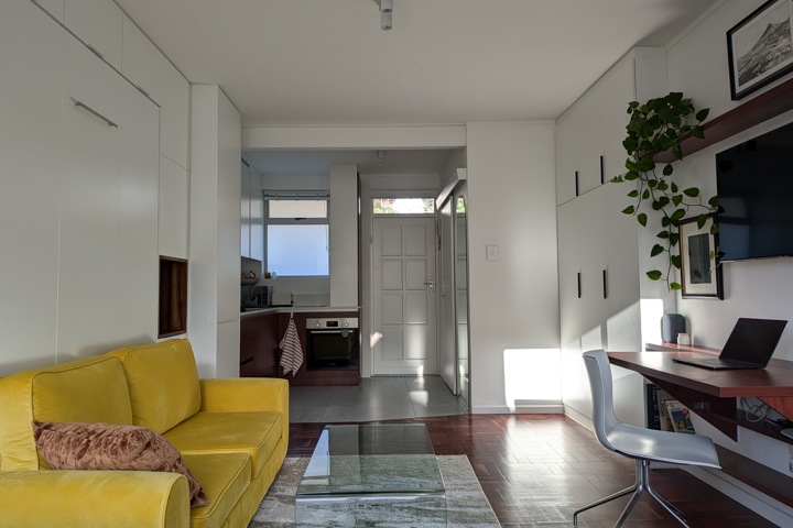 Modern studio in the heart of Sea Point - 13