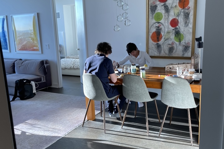 Luxury new apartments building with high ceiling - 5