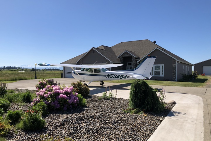 Flying is in your backyard with mountain views - 3