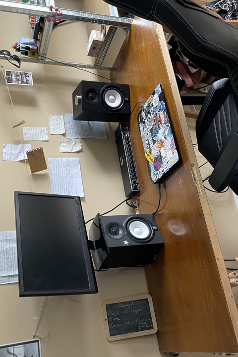 Room in Nantes island in front of a natural parc - 1