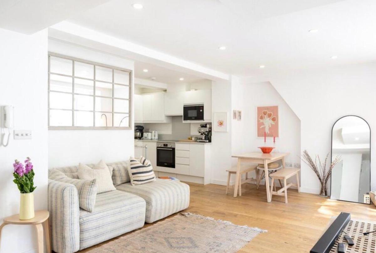 Open-plan one-bed home in Putney with garden